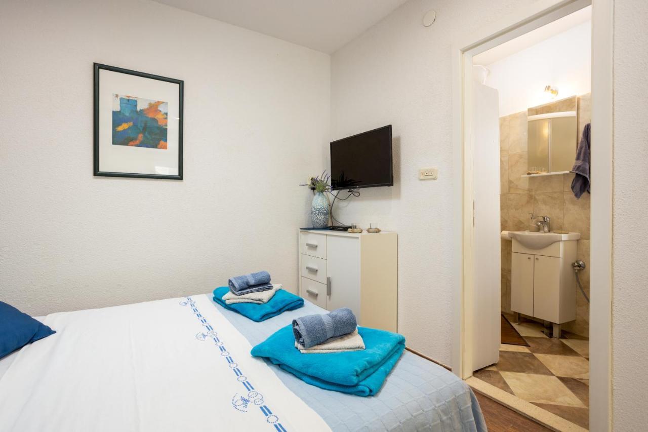 Aparrtment Terra- Combine Beach&Old Town Apartment Split Bagian luar foto