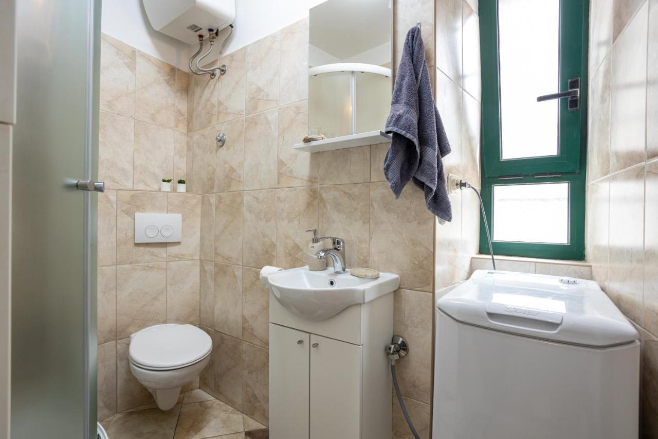 Aparrtment Terra- Combine Beach&Old Town Apartment Split Bagian luar foto